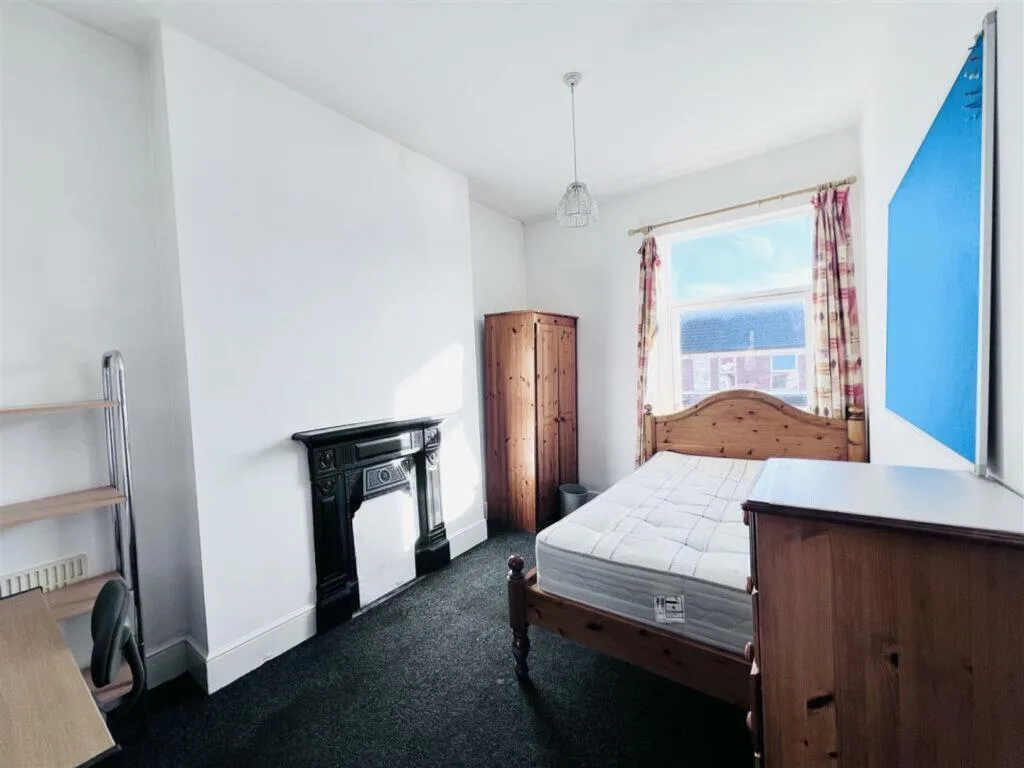 1 bedroom semi-detached house for rent