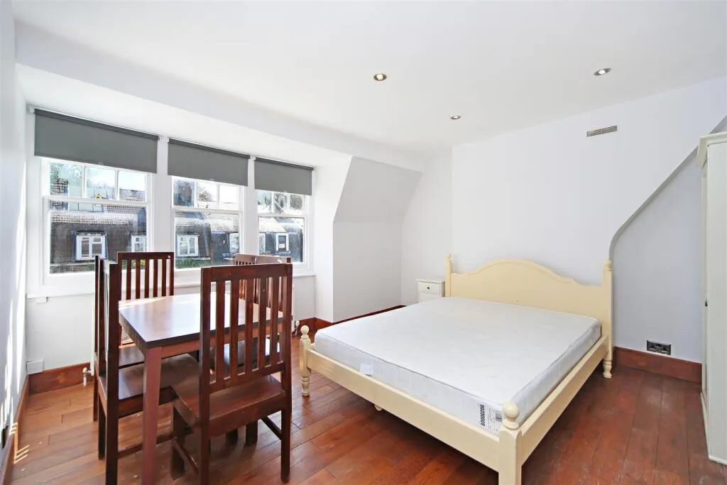 4 bedroom apartment for rent
