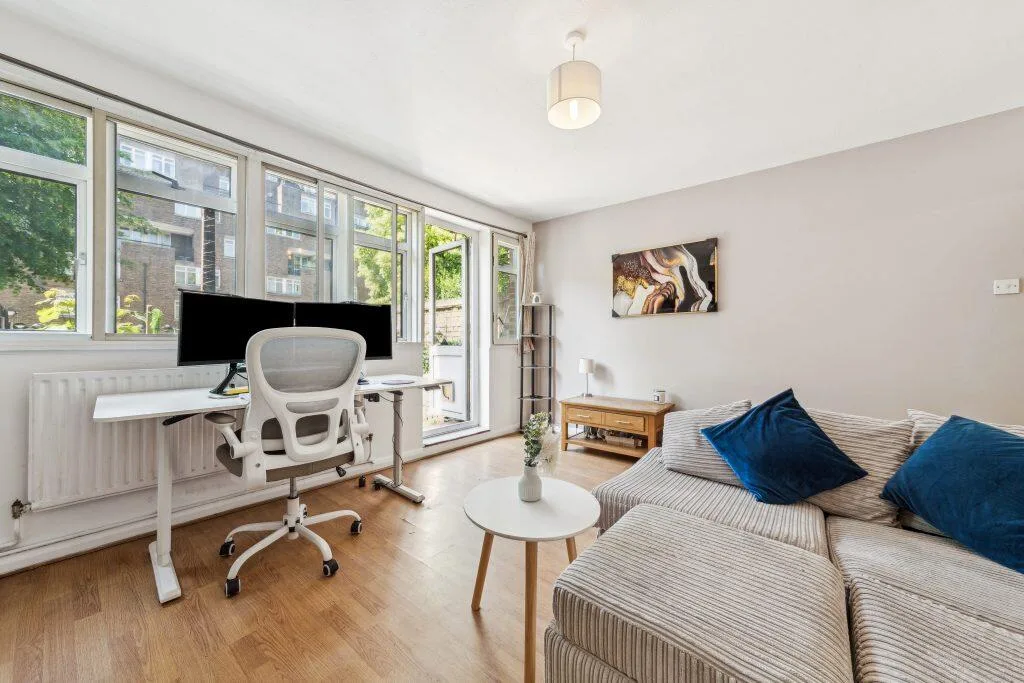 2 bedroom maisonette for rent