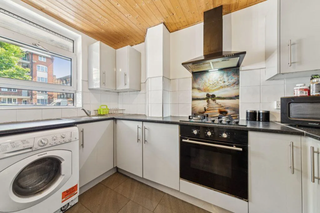 2 bedroom maisonette for rent