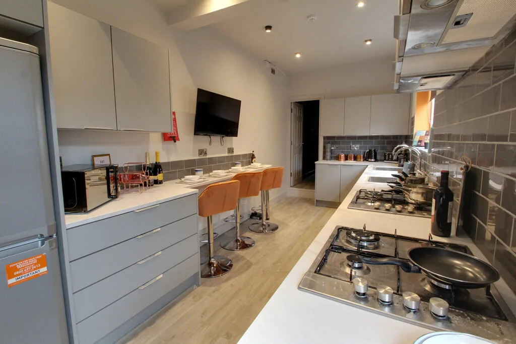 1 bedroom house share for rent