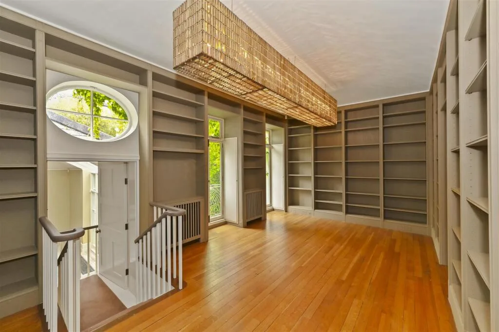 5 bedroom detached house for rent