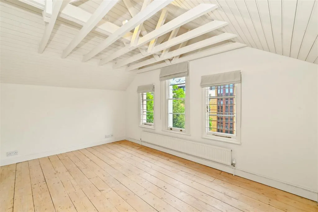 5 bedroom detached house for rent