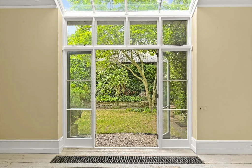 5 bedroom detached house for rent