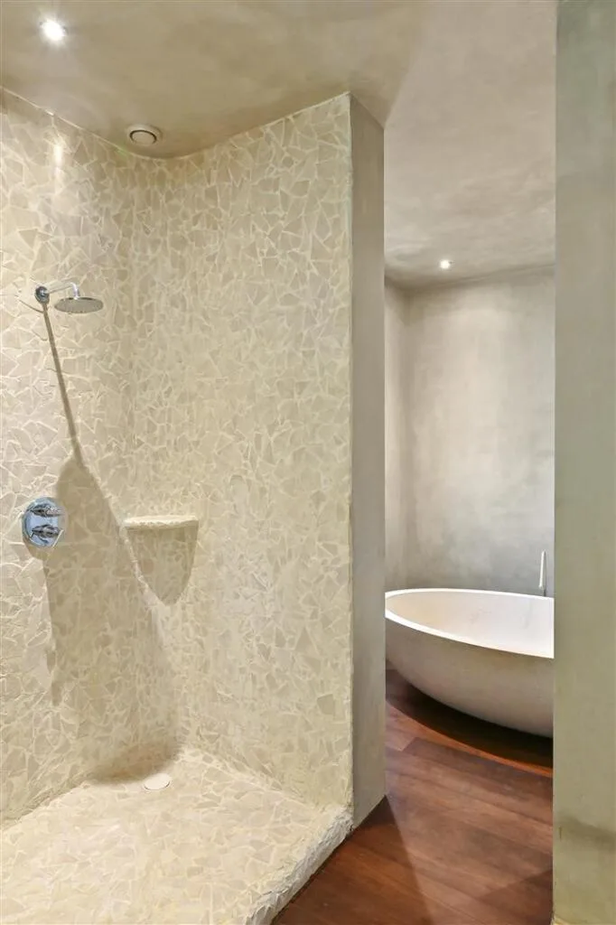 5 bedroom detached house for rent