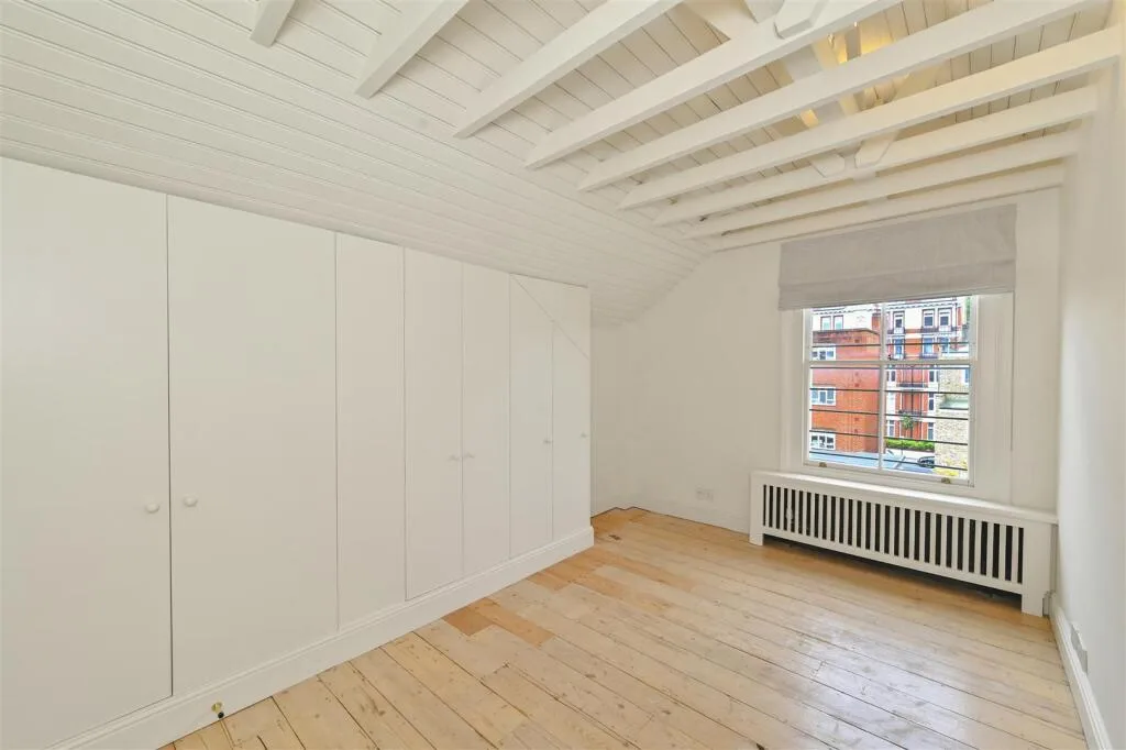 5 bedroom detached house for rent