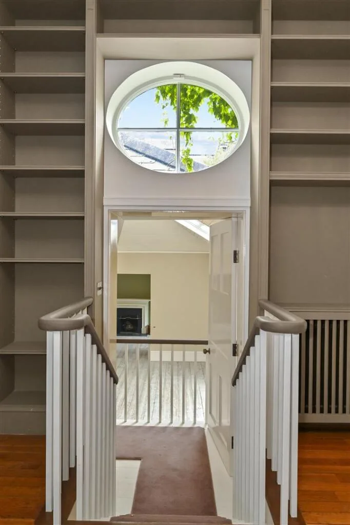 5 bedroom detached house for rent