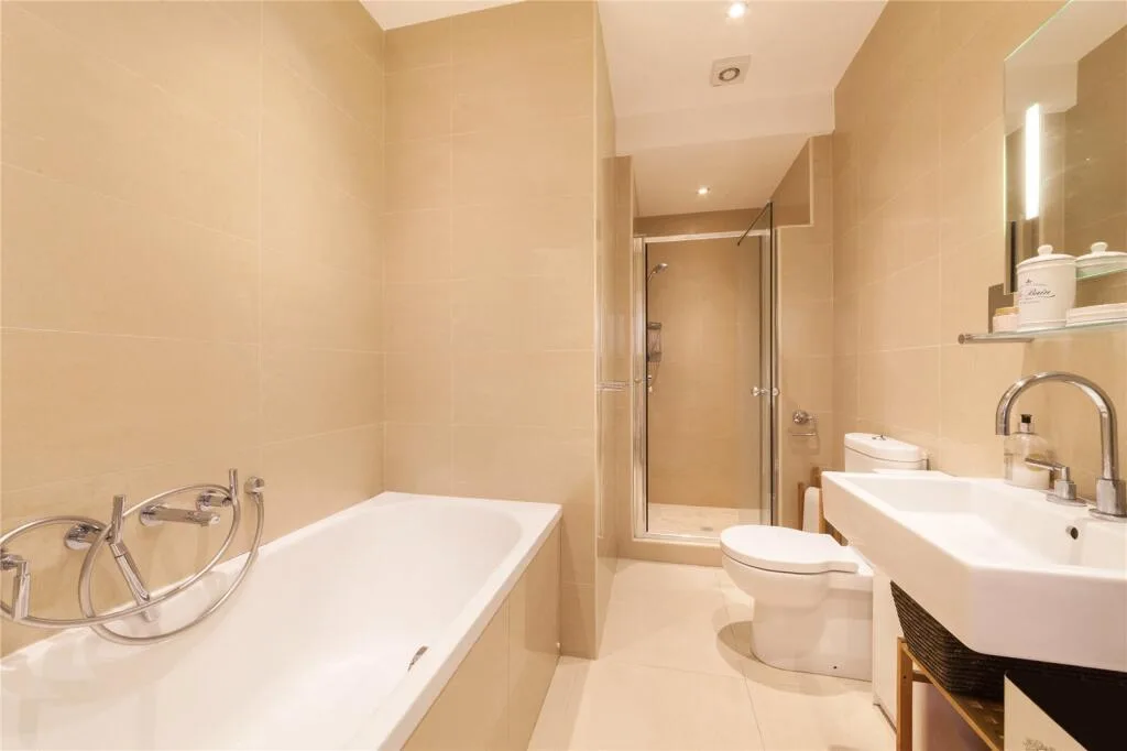 3 bedroom flat for rent