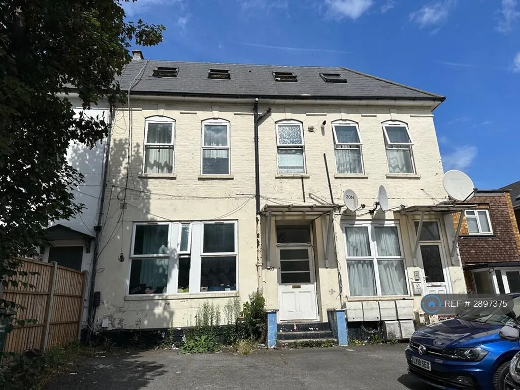 2 bedroom flat for rent