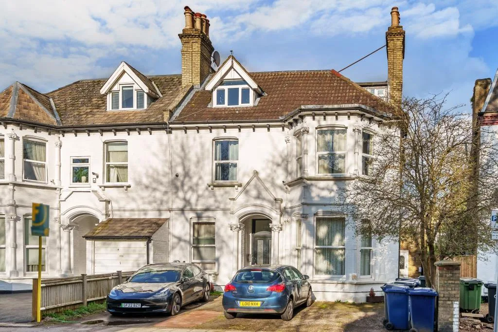 2 bedroom flat for rent