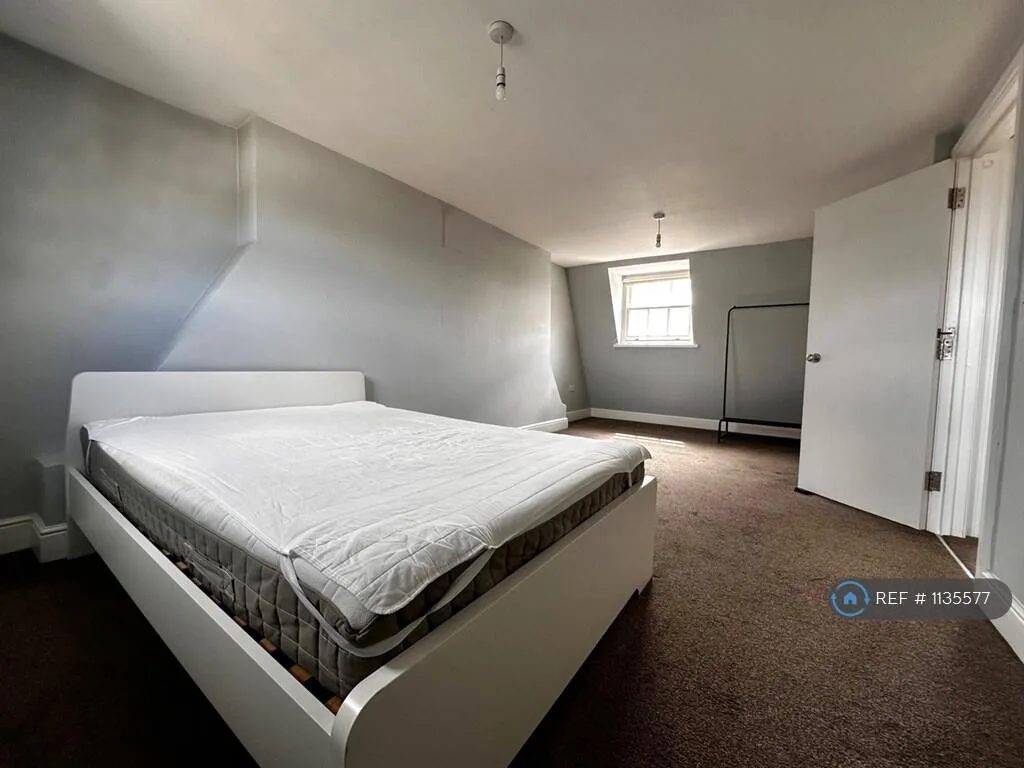 3 bedroom maisonette for rent