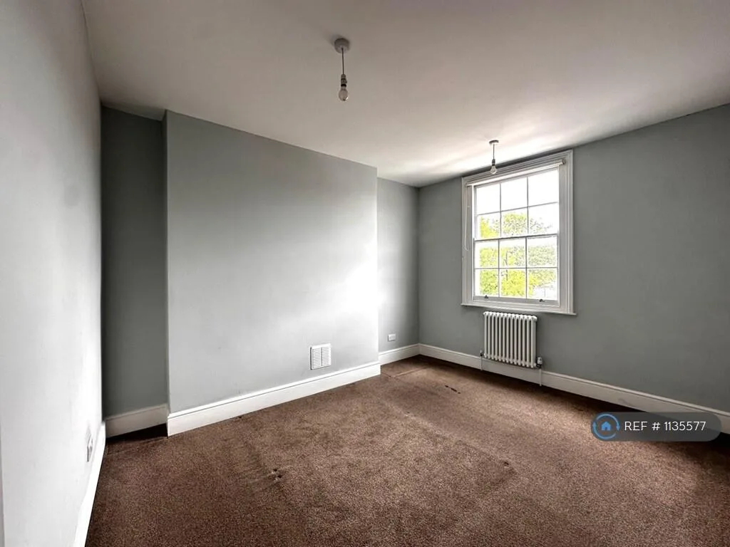 3 bedroom maisonette for rent