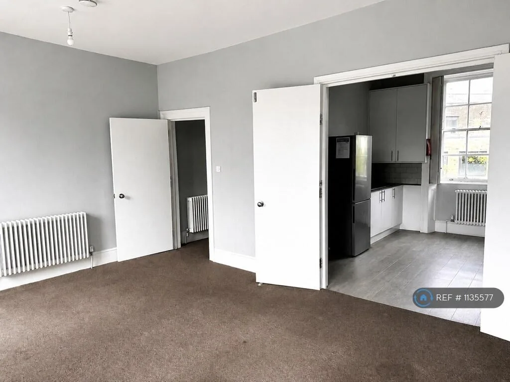 3 bedroom maisonette for rent