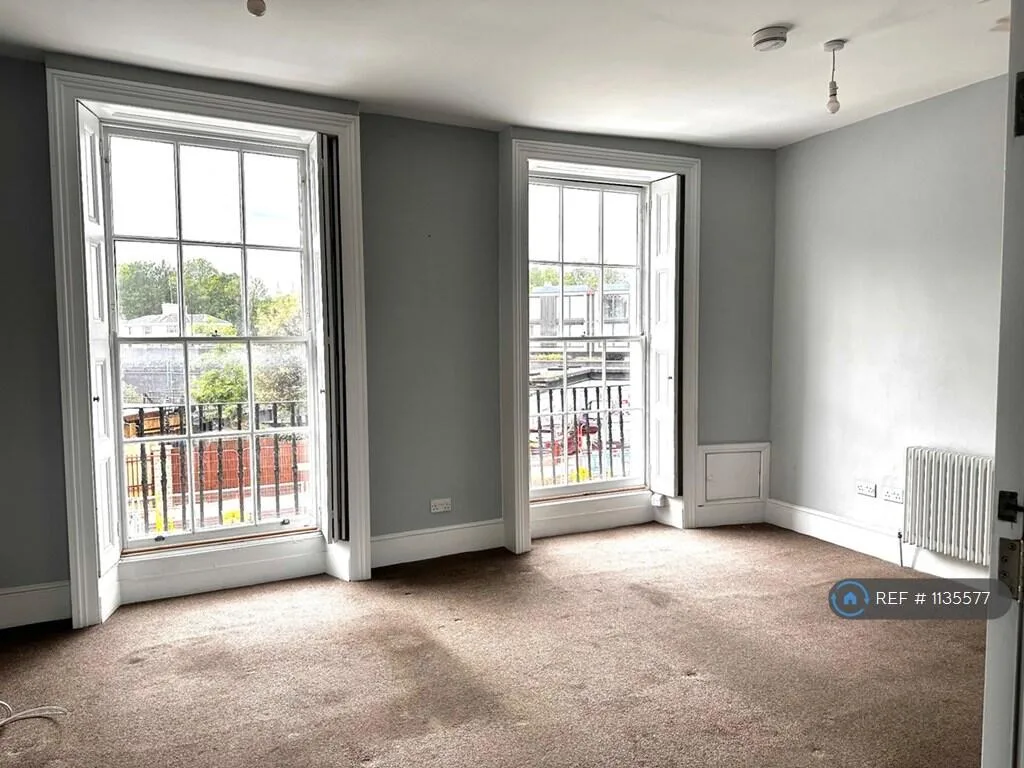 3 bedroom maisonette for rent