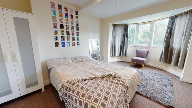 5 bedroom semi-detached house for rent