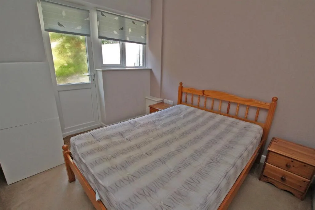 1 bedroom semi-detached bungalow for rent