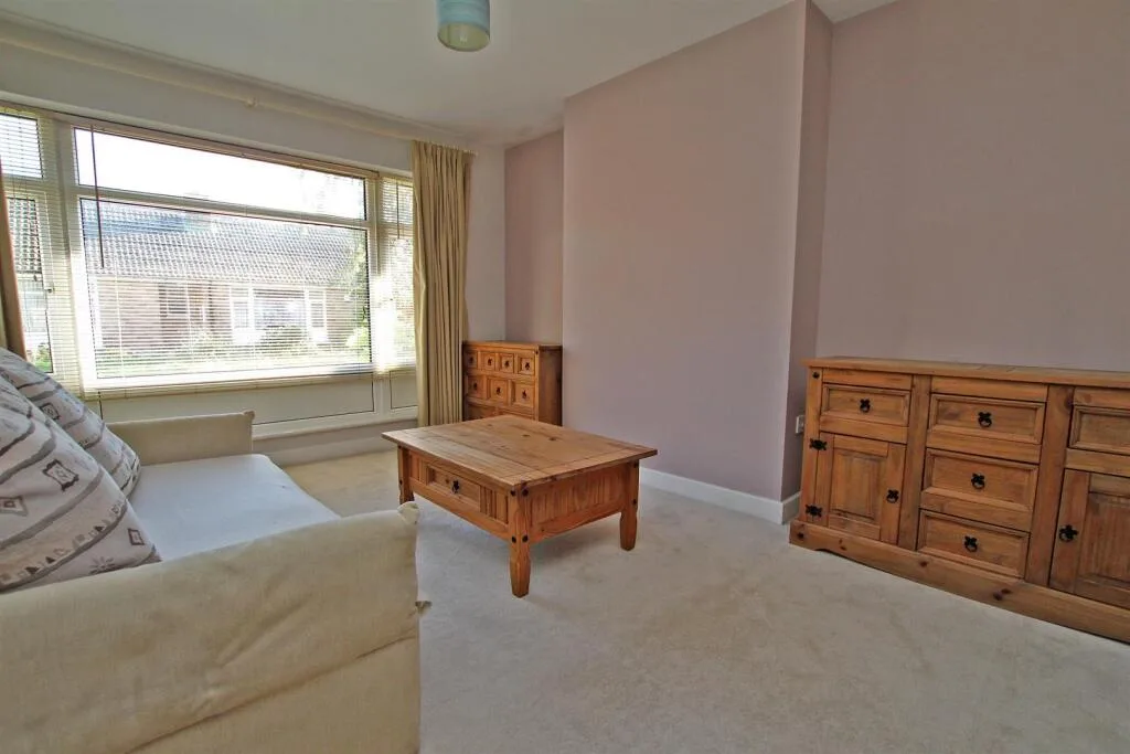 1 bedroom semi-detached bungalow for rent