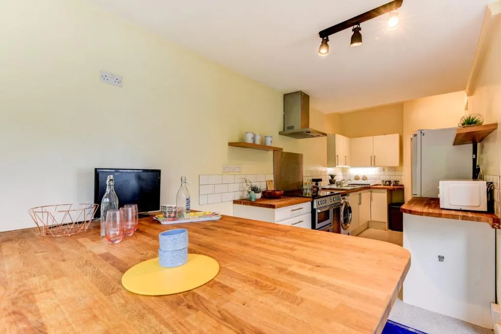 1 bedroom house share for rent