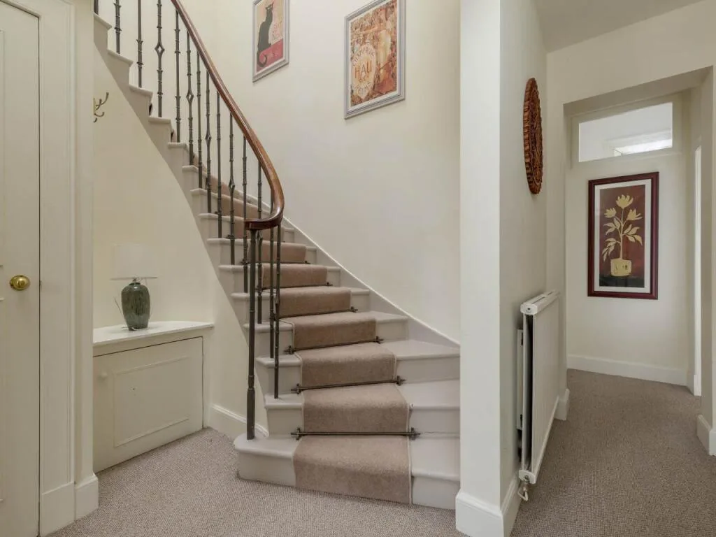 4 bedroom flat for rent