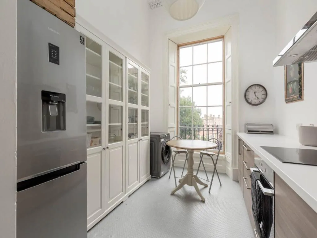 4 bedroom flat for rent