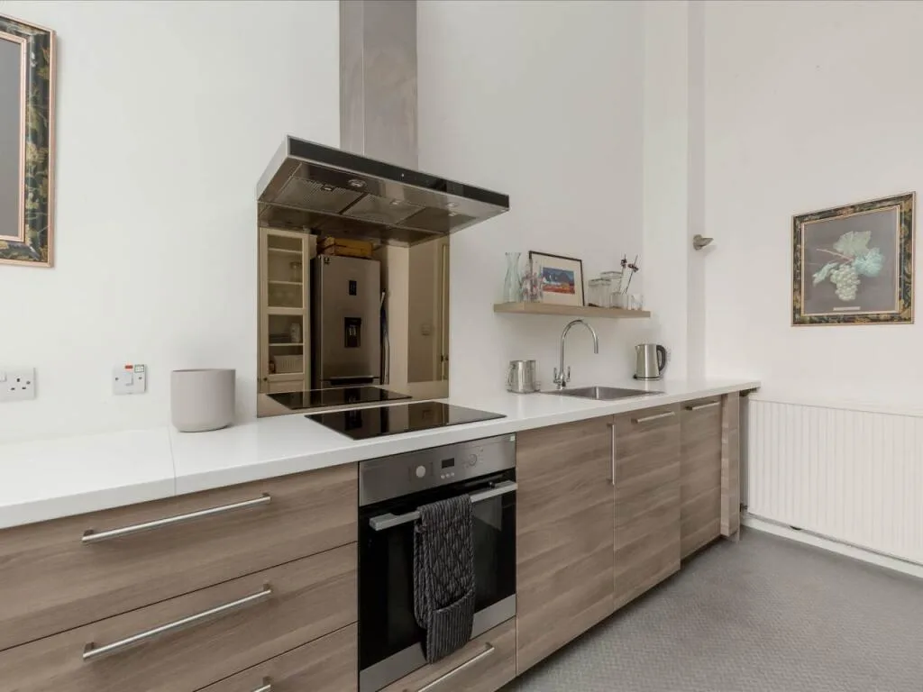 4 bedroom flat for rent
