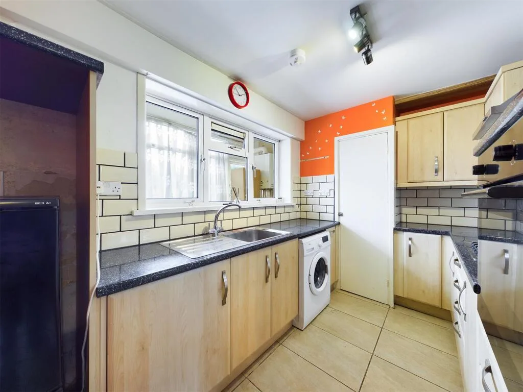 3 bedroom flat for rent