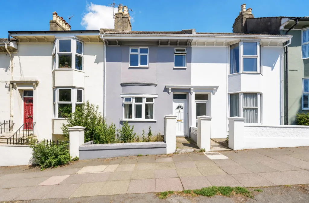 6 bedroom terraced house for rent