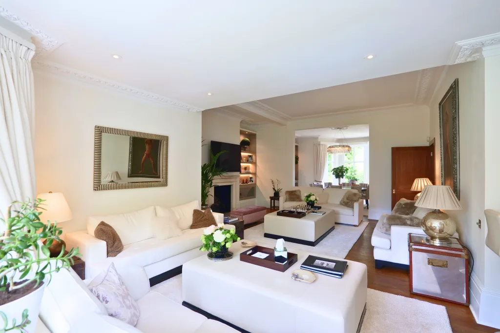 5 bedroom semi-detached house for rent