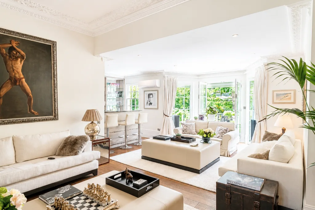 5 bedroom semi-detached house for rent
