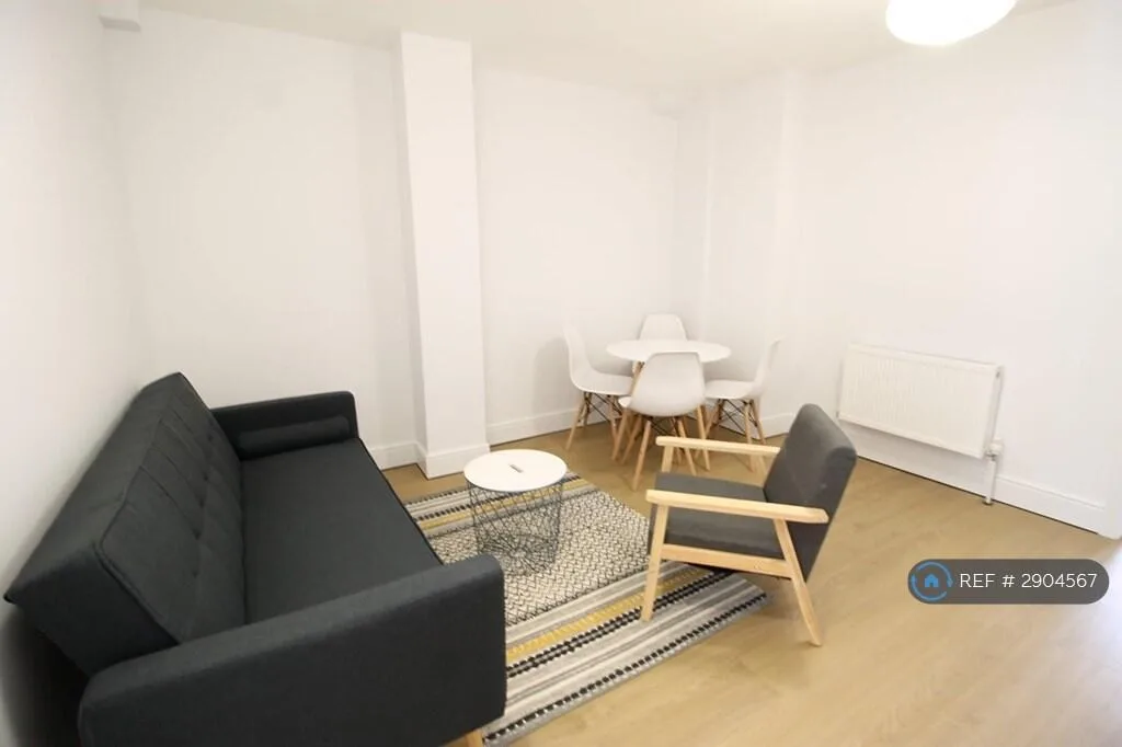 3 bedroom flat for rent