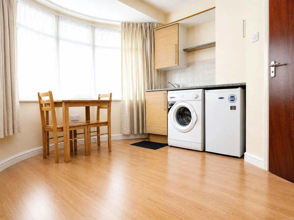 Studio flat for rent