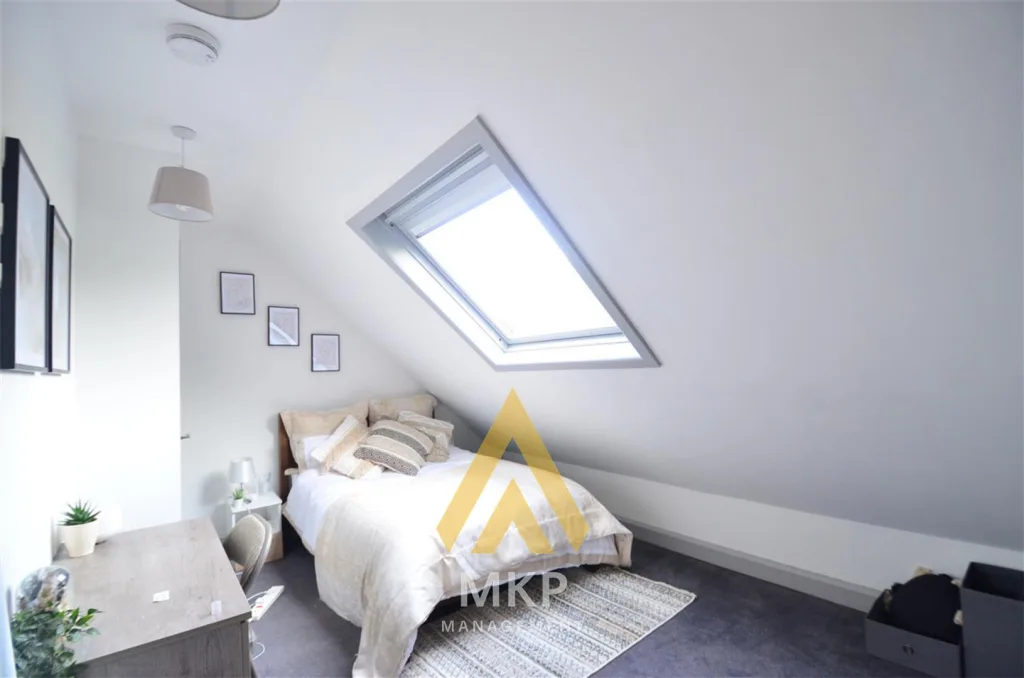 6 bedroom terraced house for rent