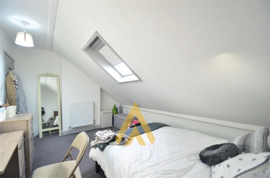6 bedroom terraced house for rent