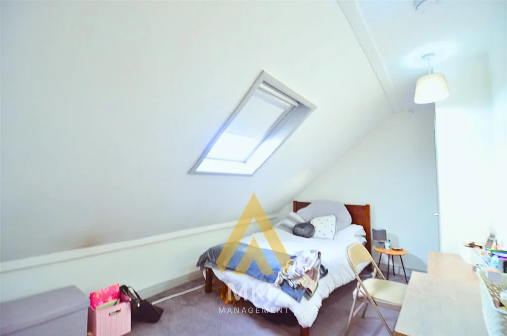 6 bedroom terraced house for rent