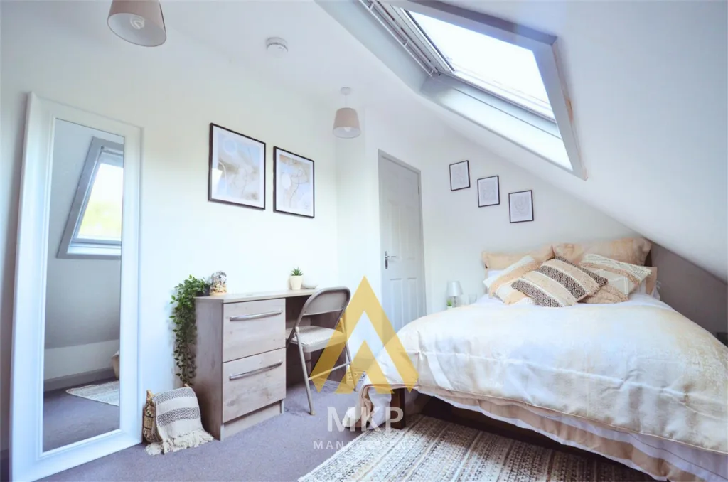 6 bedroom terraced house for rent