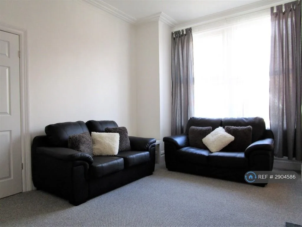 1 bedroom house share for rent