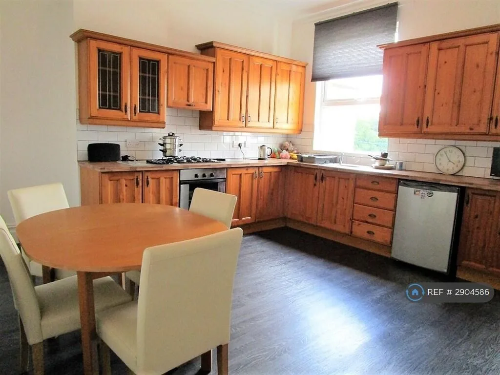 1 bedroom house share for rent