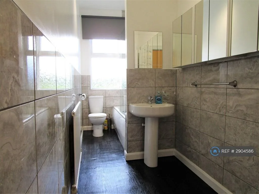 1 bedroom house share for rent