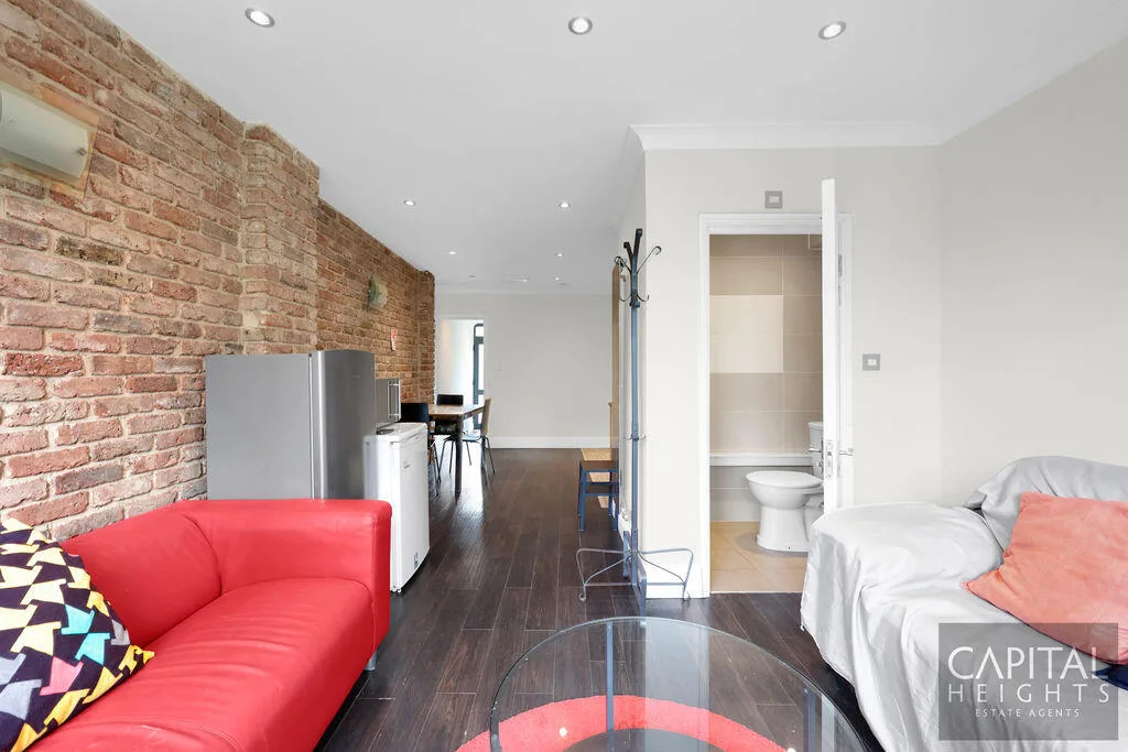 5 bedroom terraced house for rent