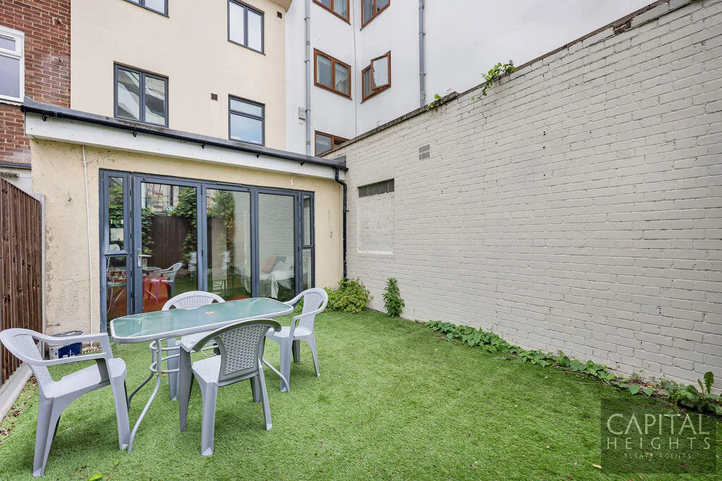 5 bedroom terraced house for rent