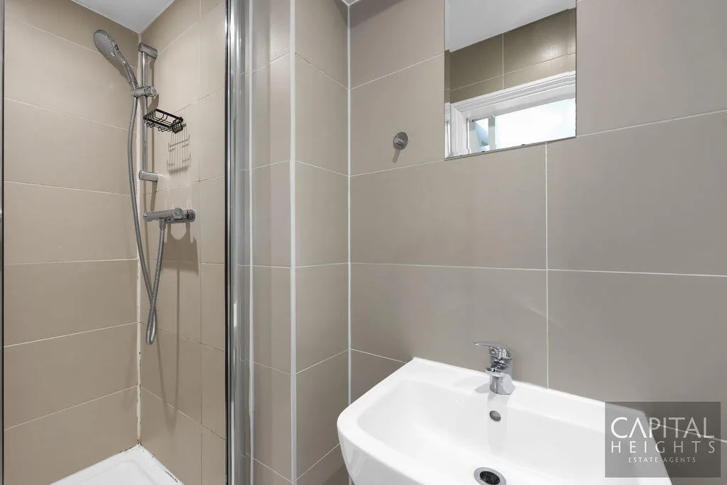 5 bedroom terraced house for rent