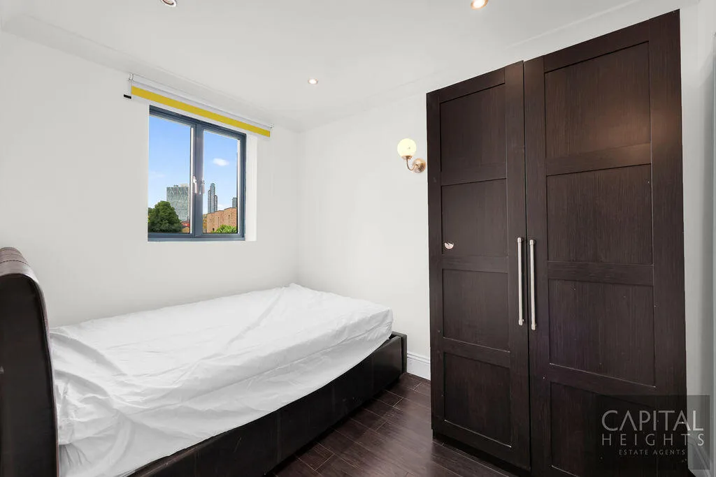 5 bedroom terraced house for rent