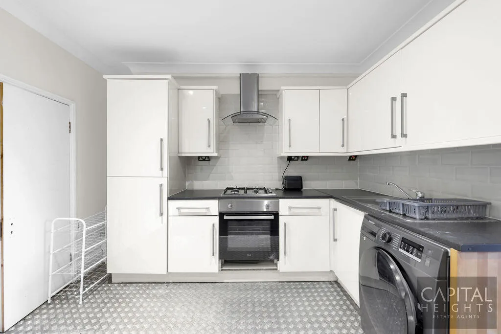 5 bedroom terraced house for rent