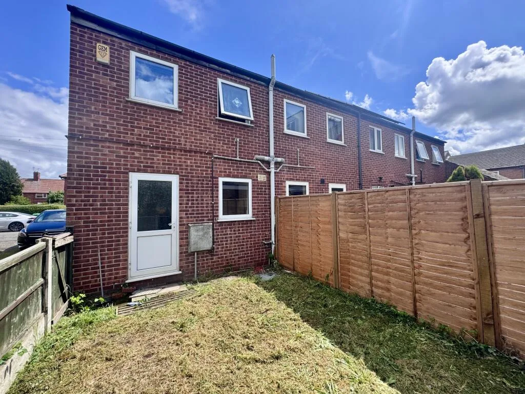 2 bedroom house for rent