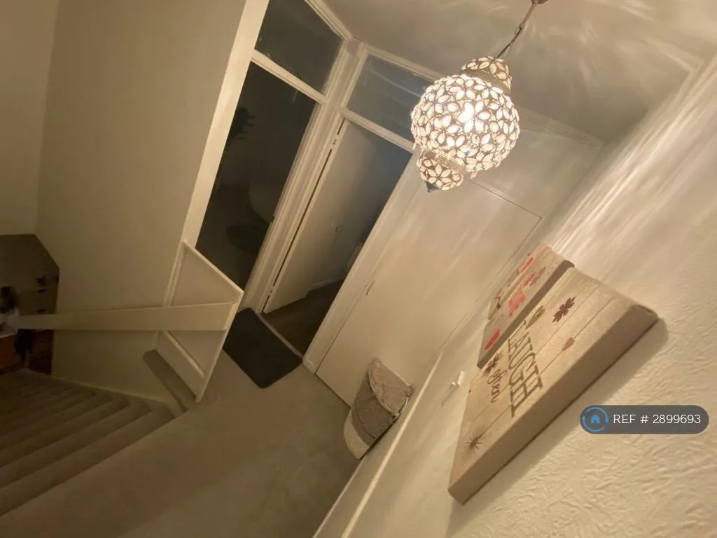 3 bedroom maisonette for rent