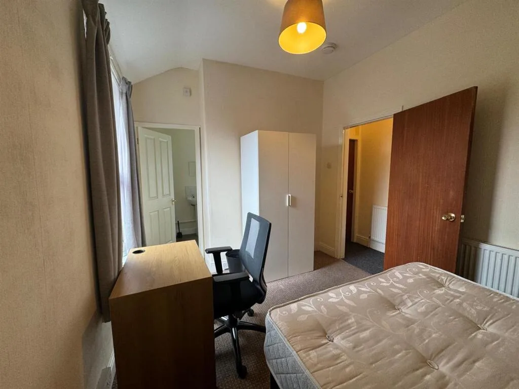 4 bedroom terraced house for rent