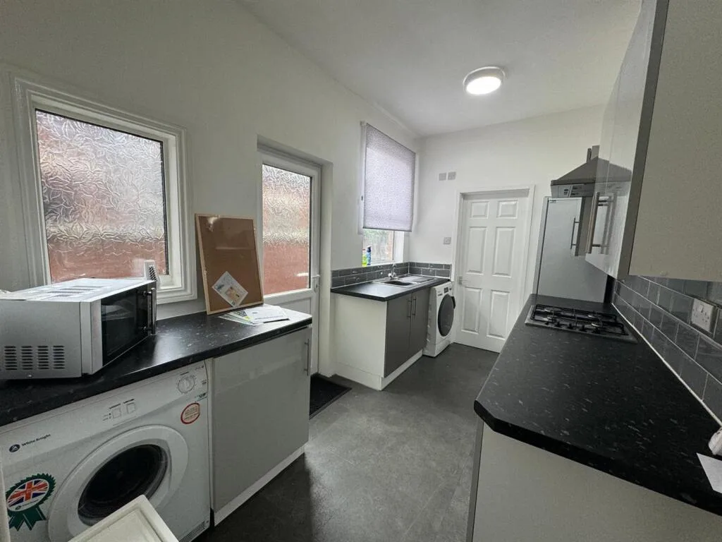 4 bedroom terraced house for rent