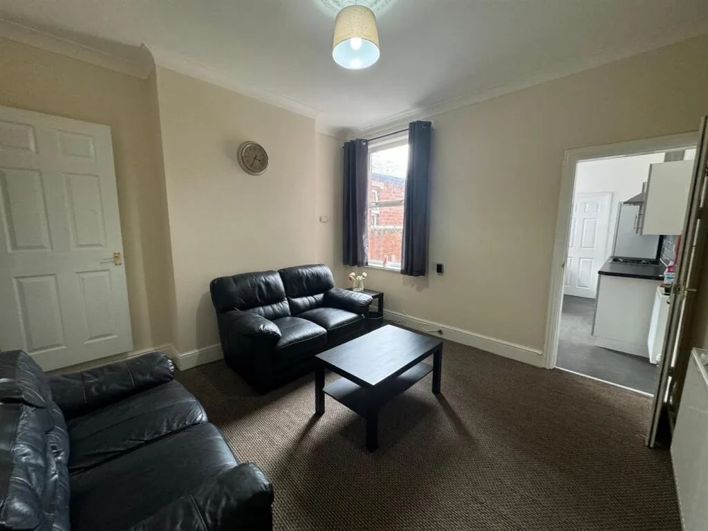 4 bedroom terraced house for rent