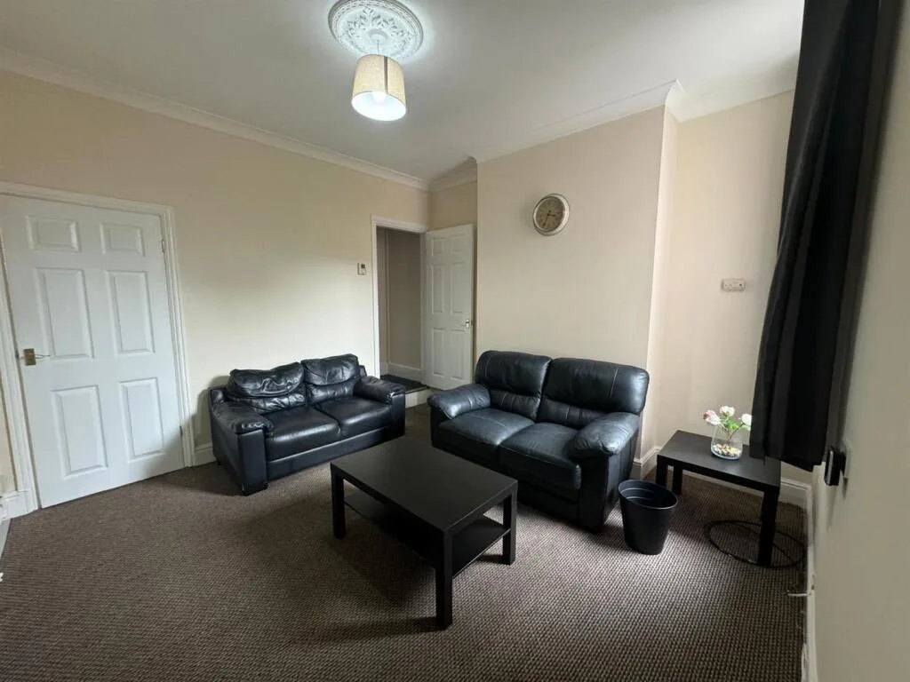 4 bedroom terraced house for rent