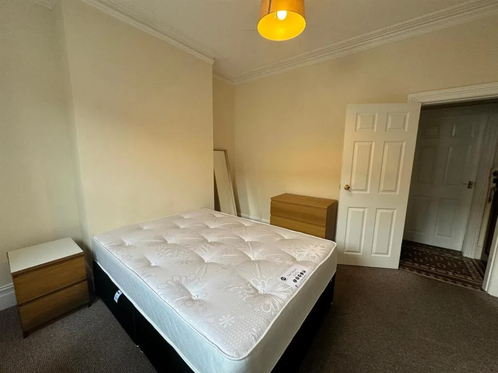 4 bedroom terraced house for rent